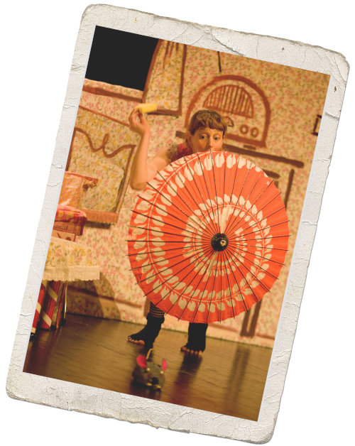Jonglerie et manipulation d’objets dans le spectacle Rosie Rose